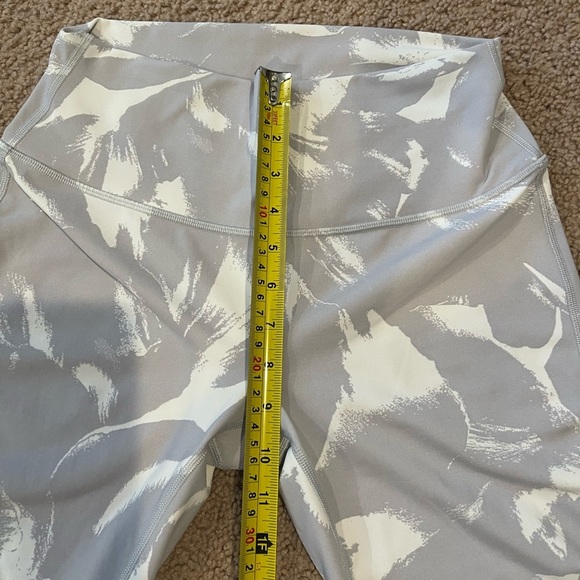 LULULEMON Athletica High-Rise Pop-White Compression Leggings - Picture 8 of 9